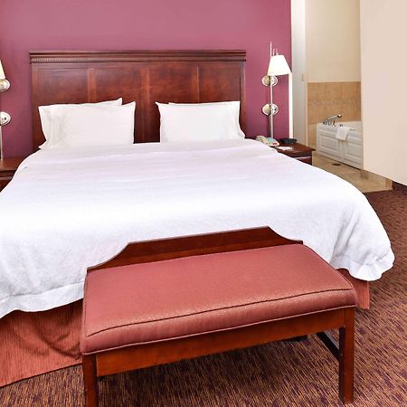 Hampton Inn & Suites Мънси Екстериор снимка