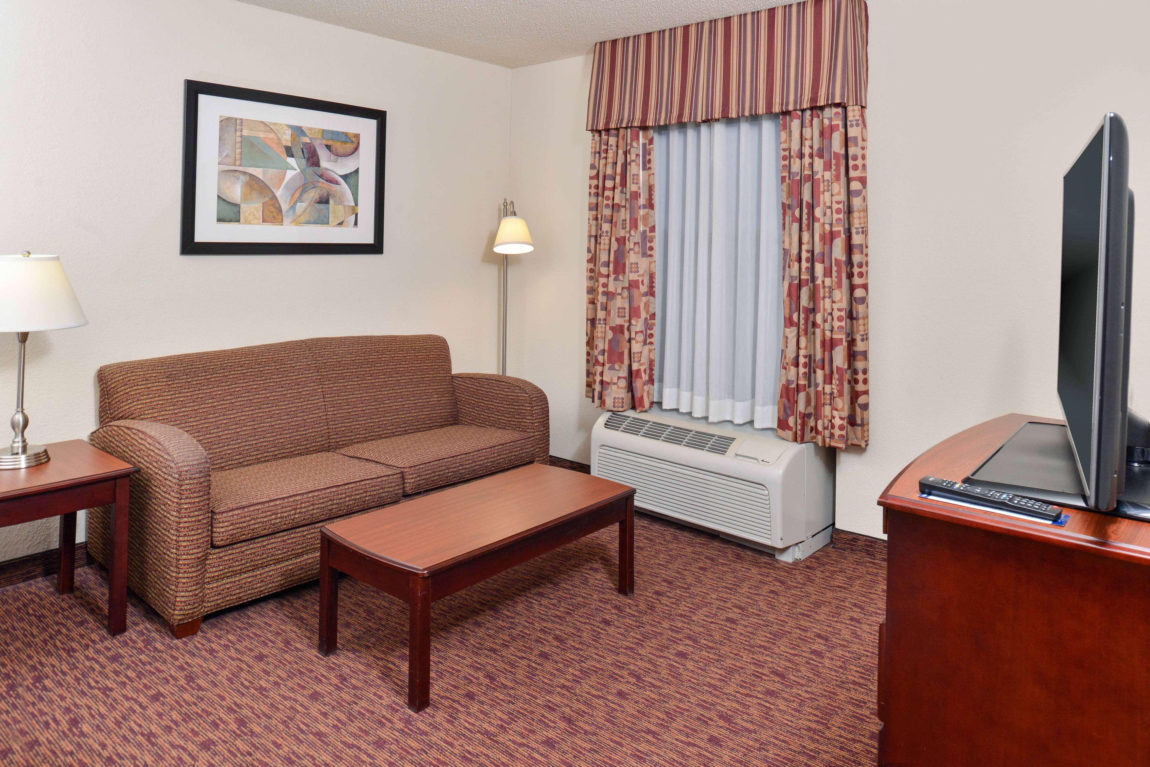 Hampton Inn & Suites Мънси Екстериор снимка