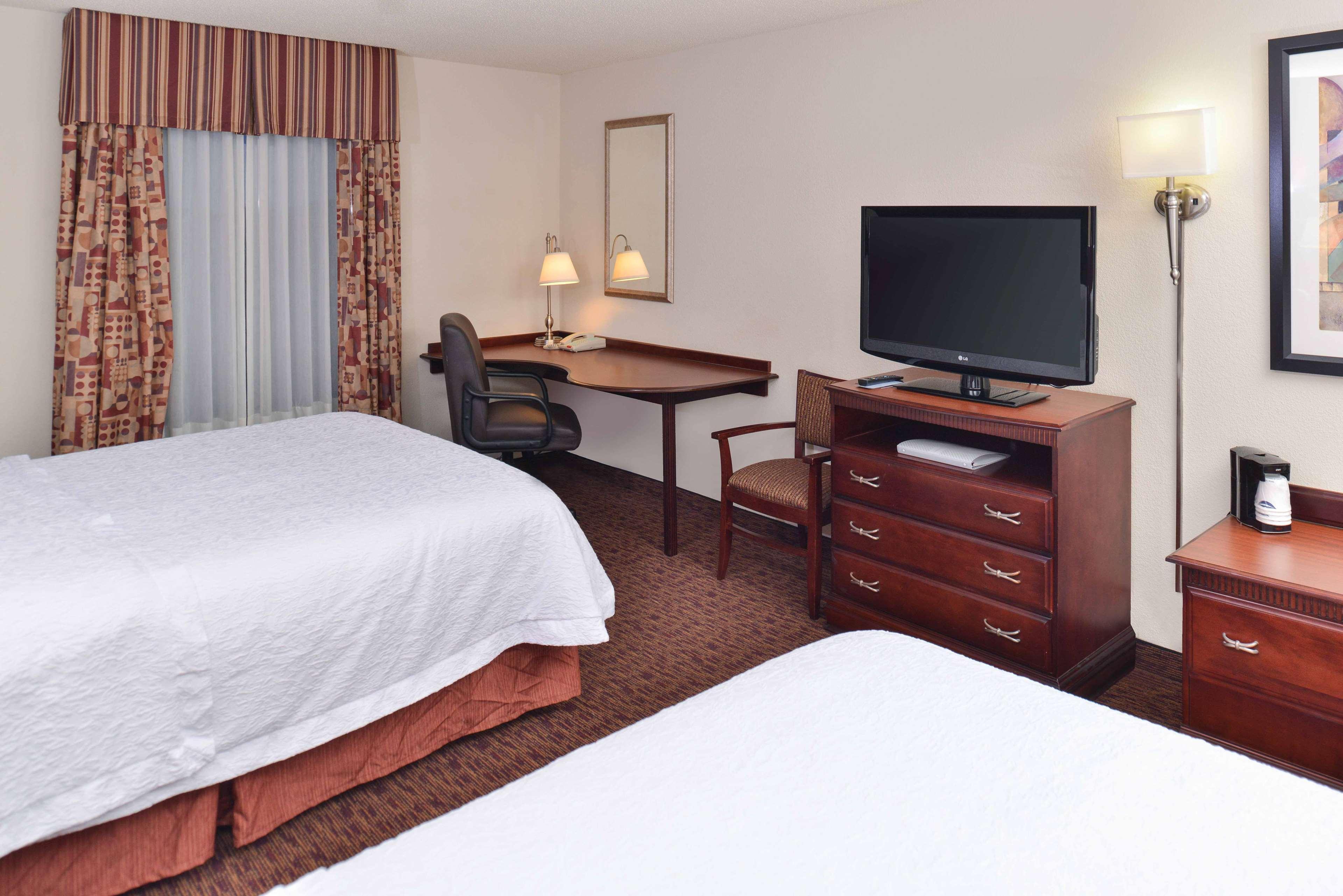 Hampton Inn & Suites Мънси Екстериор снимка