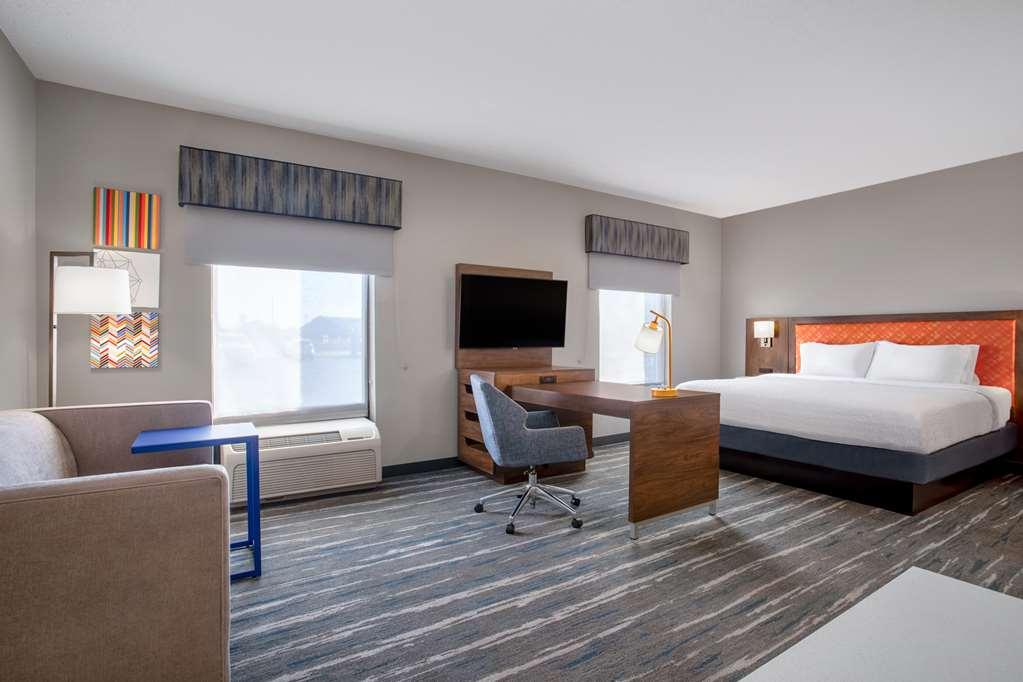 Hampton Inn & Suites Мънси Стая снимка