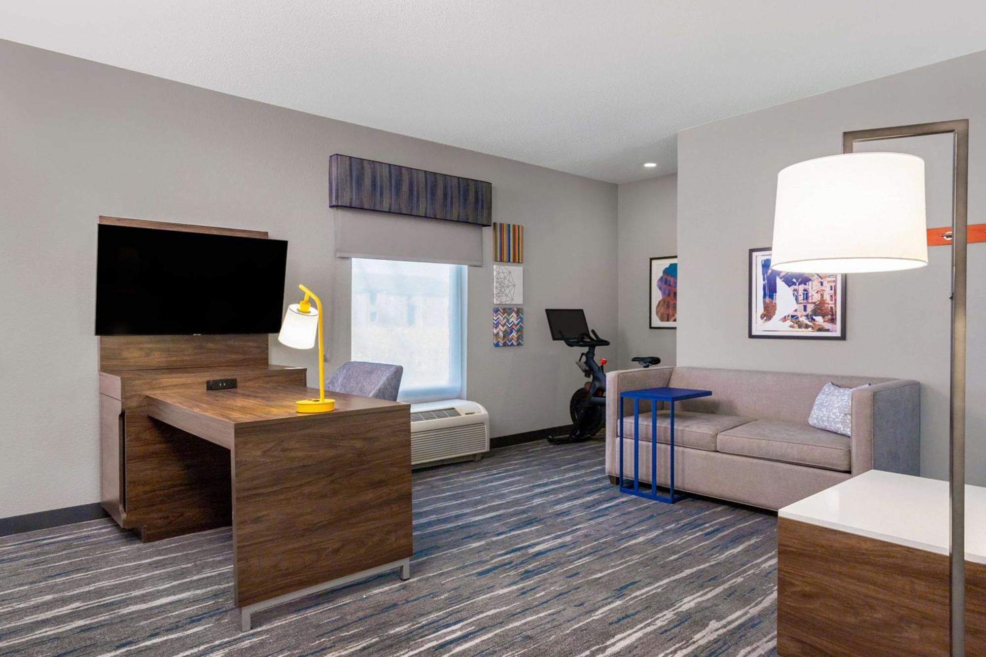 Hampton Inn & Suites Мънси Екстериор снимка