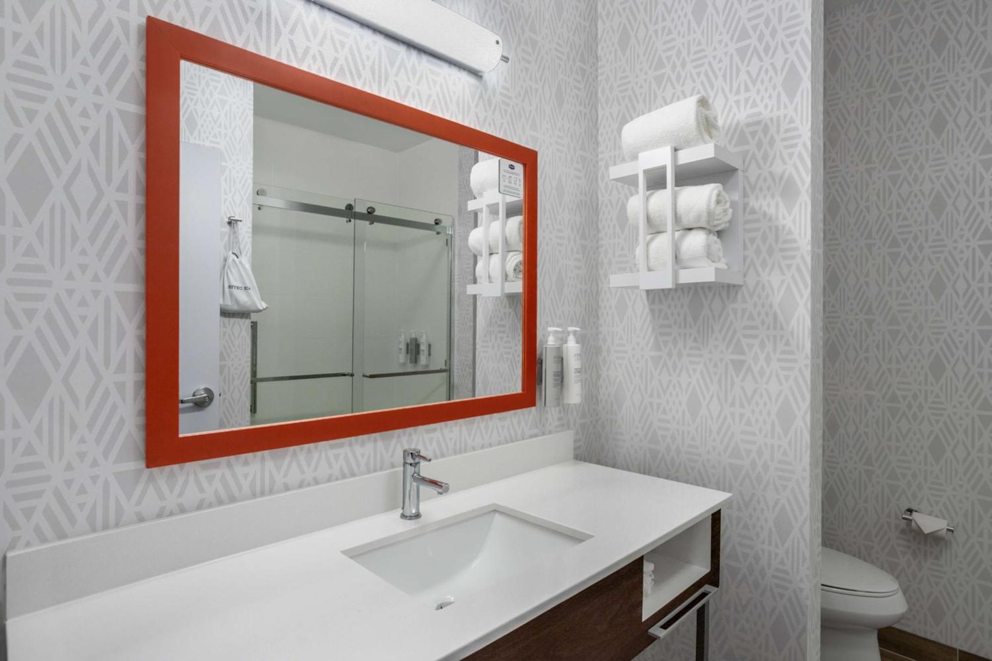 Hampton Inn & Suites Мънси Екстериор снимка