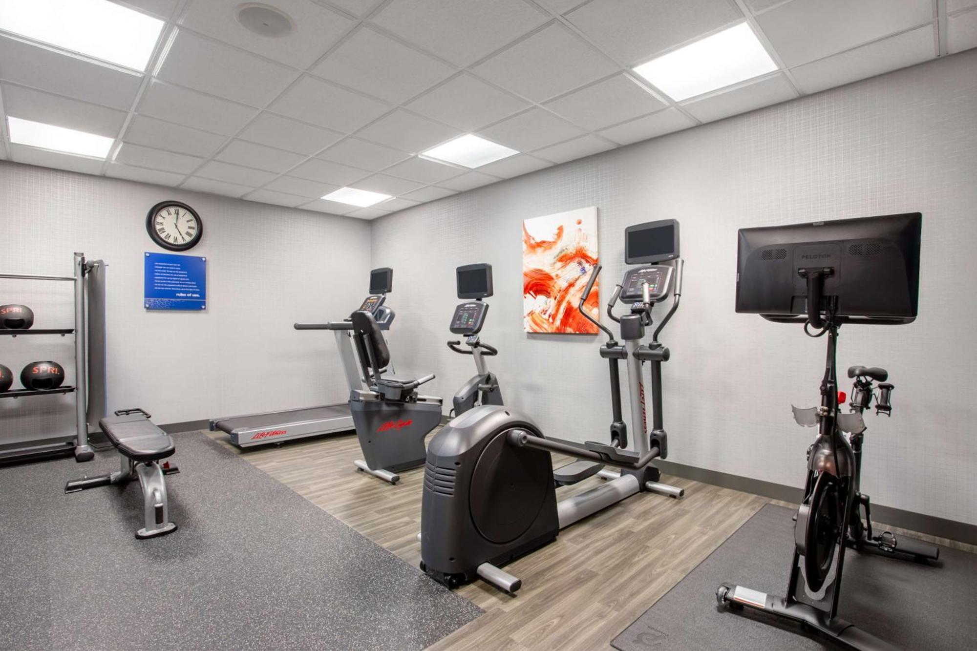 Hampton Inn & Suites Мънси Екстериор снимка