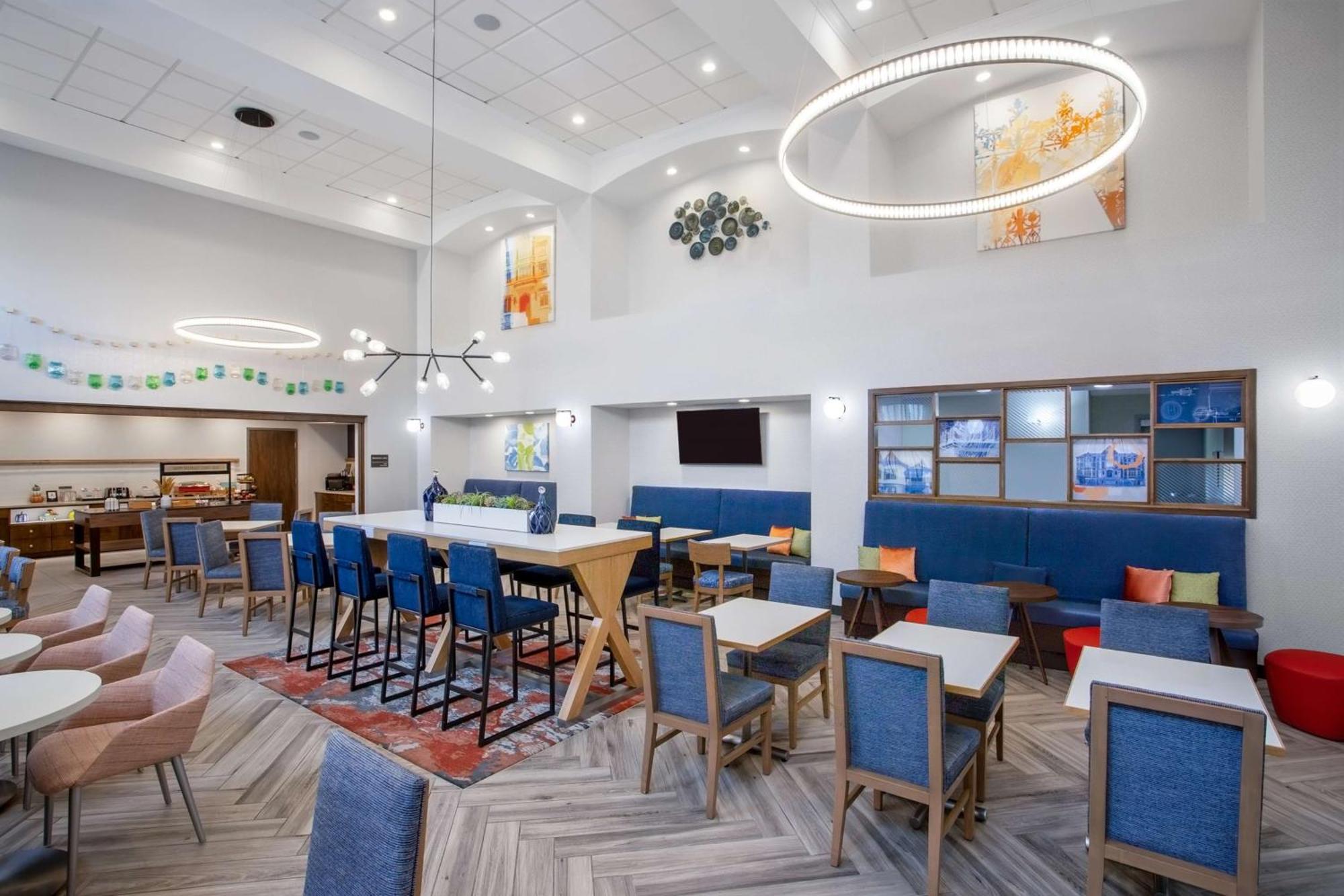 Hampton Inn & Suites Мънси Екстериор снимка