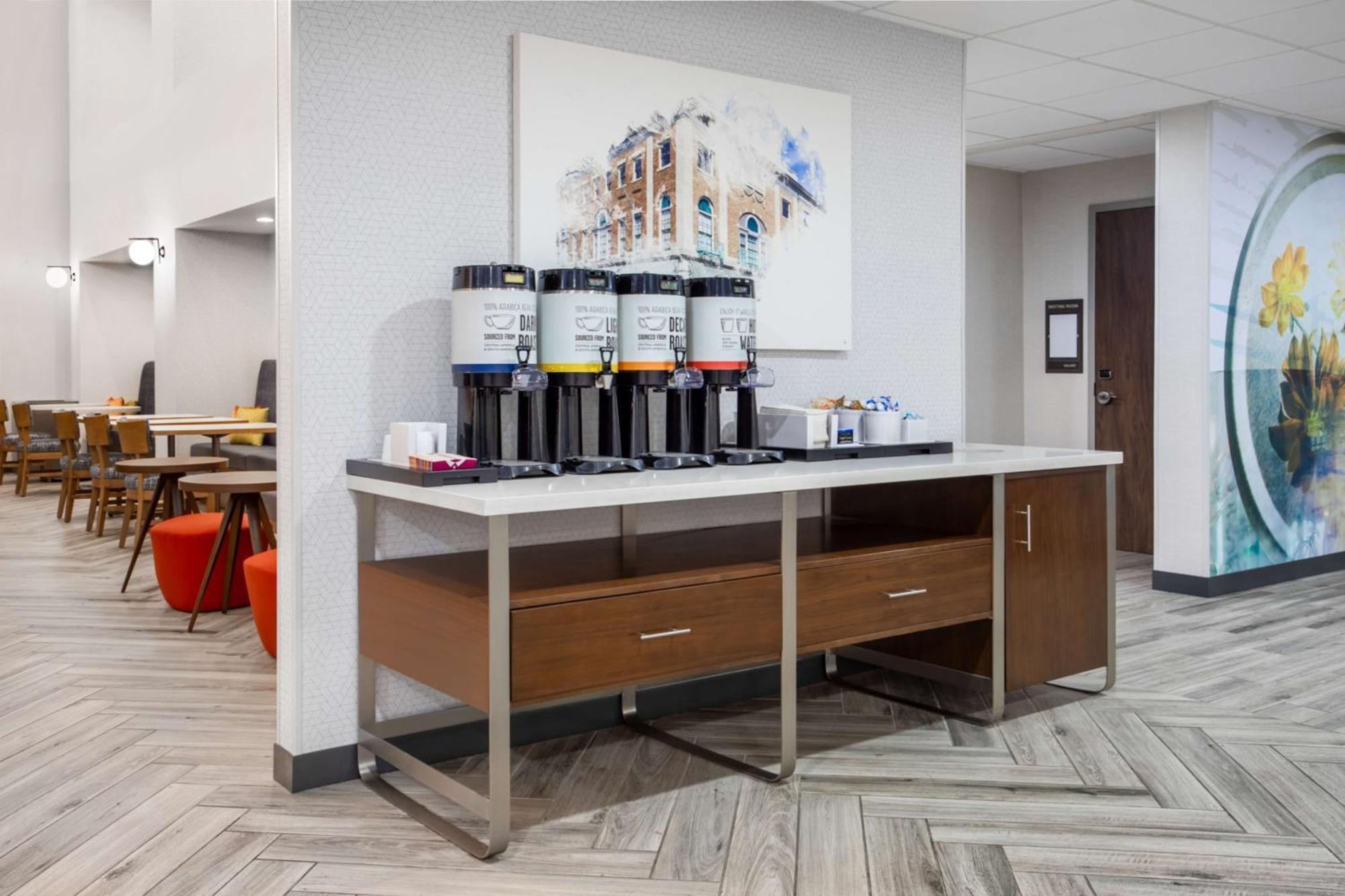 Hampton Inn & Suites Мънси Екстериор снимка